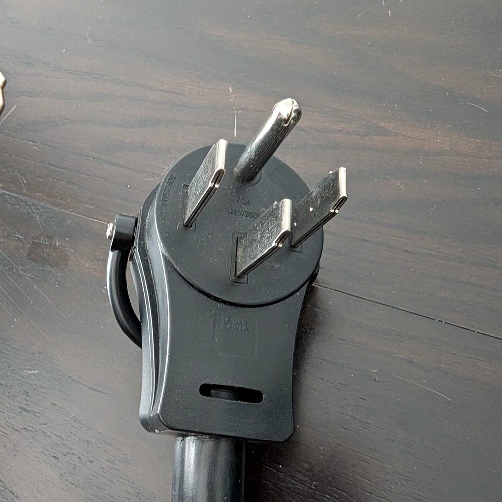 Parkworld RV Splitter V Adapter - Picture 5 of 6